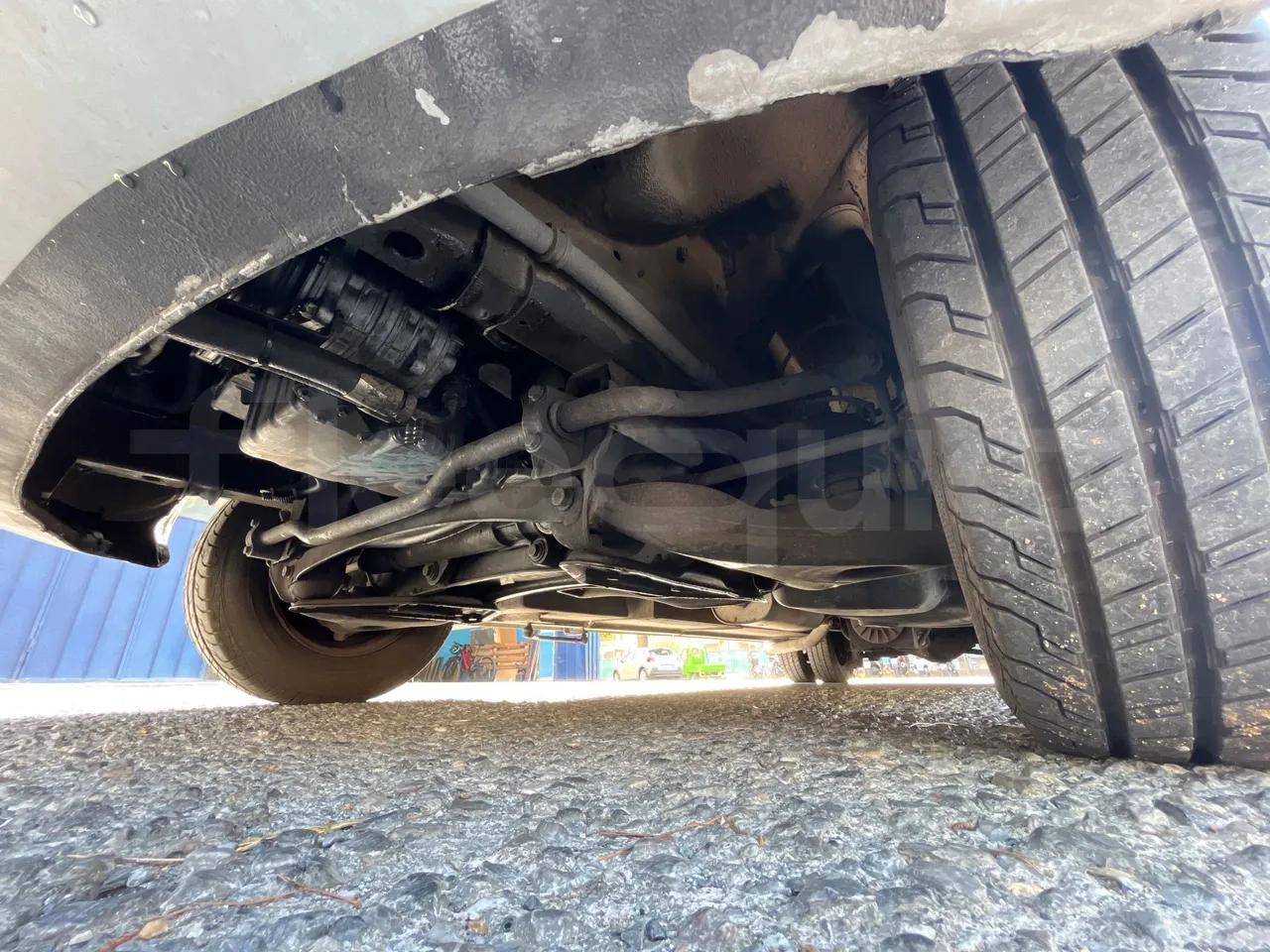 Mercedes-Benz Ibis 616 CDI/ Euro 3 -115 Kw - 7 Mt - front axle left side
