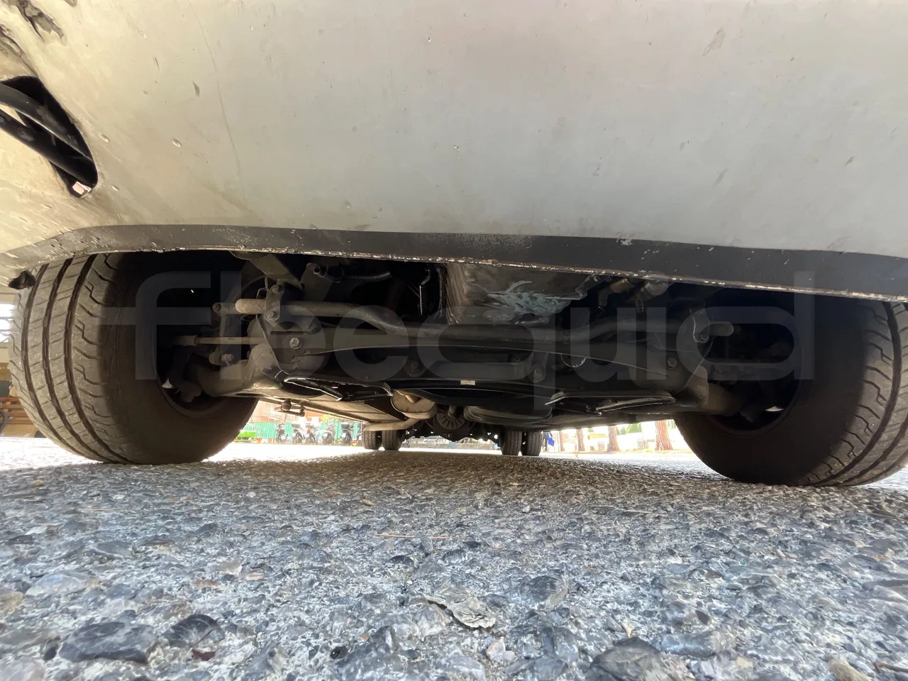 Mercedes-Benz Ibis 616 CDI/ Euro 3 -115 Kw - 7 Mt - front undercarriage from front