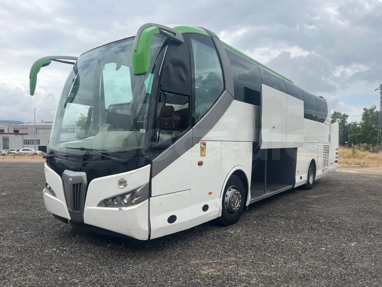 Man TITANIUM 18.480 RATIO/EURO4-353KW-12.2MT - 3/4 front left (mandatory for bus to scrap)