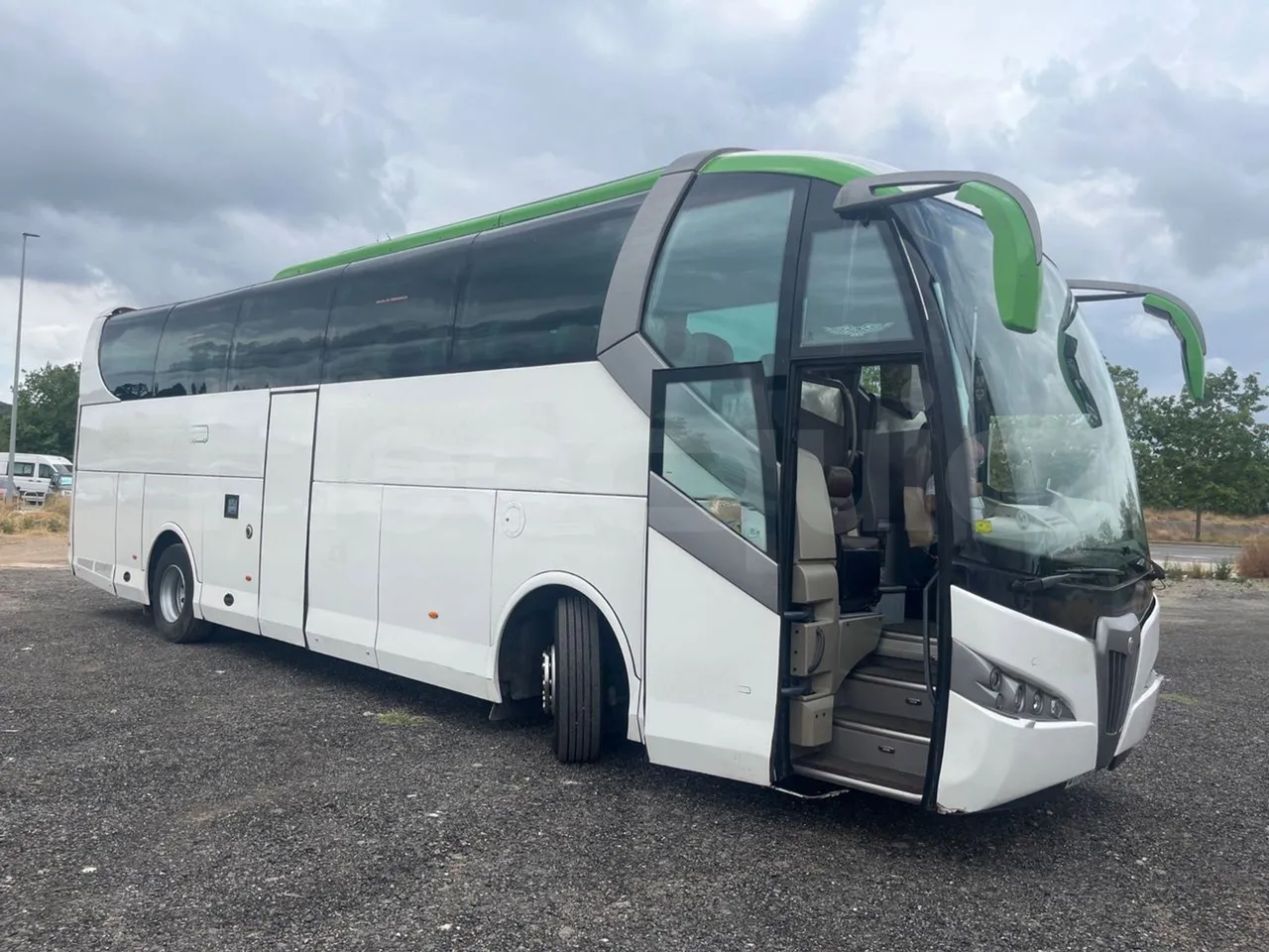 Man TITANIUM 18.480 RATIO/EURO4-353KW-12.2MT - 3/4 front right doors (mandatory for bus to scrap)