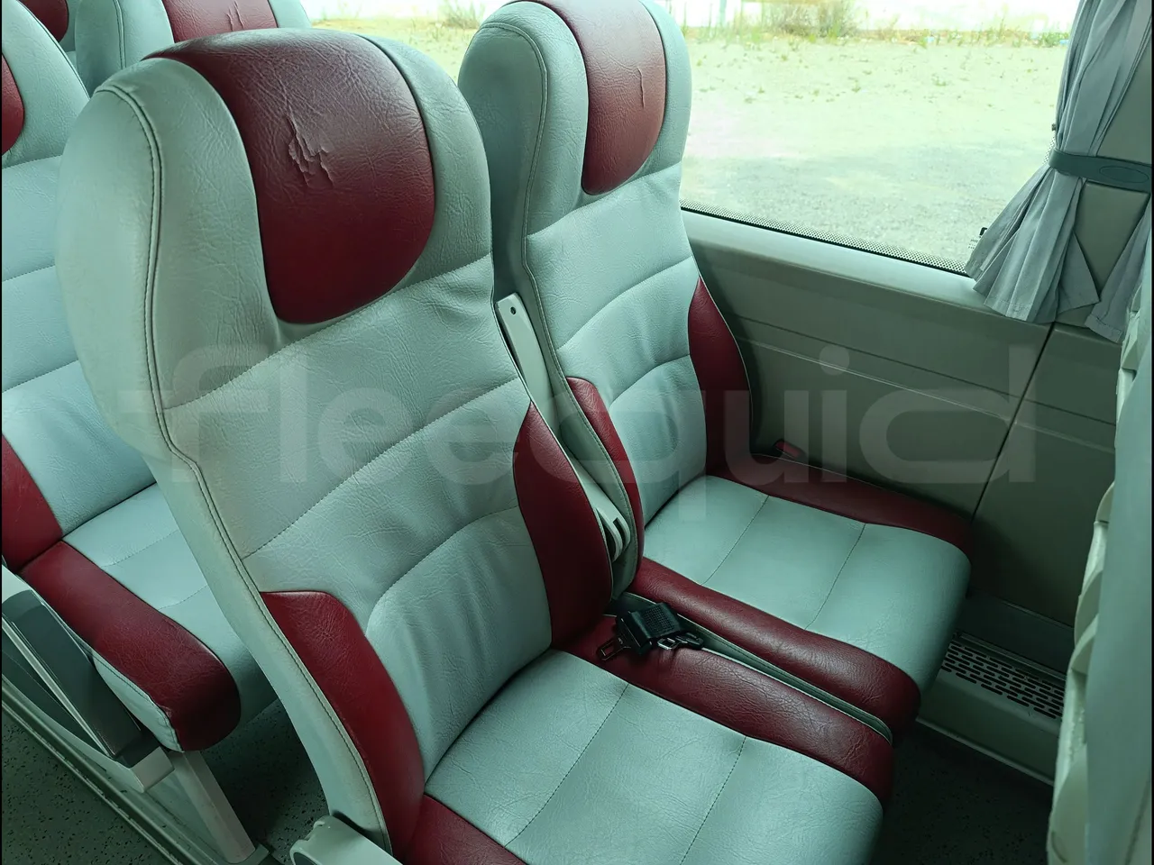 Man TITANIUM 18.480 RATIO/EURO4-353KW-12.2MT - single seat detail