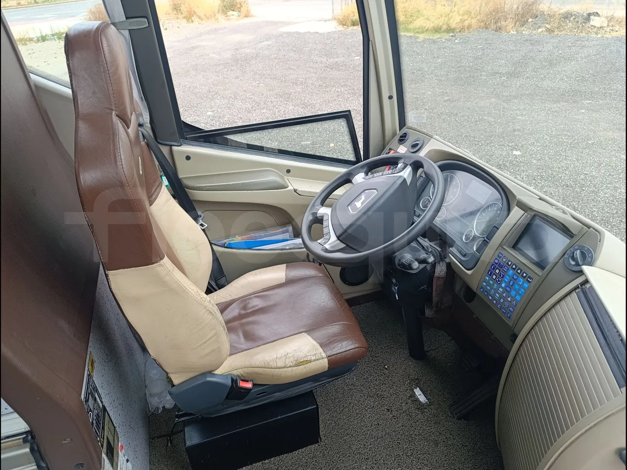 Man TITANIUM 18.480 RATIO/EURO4-353KW-12.2MT - driver's seat photo (mandatory for bus to scrap)