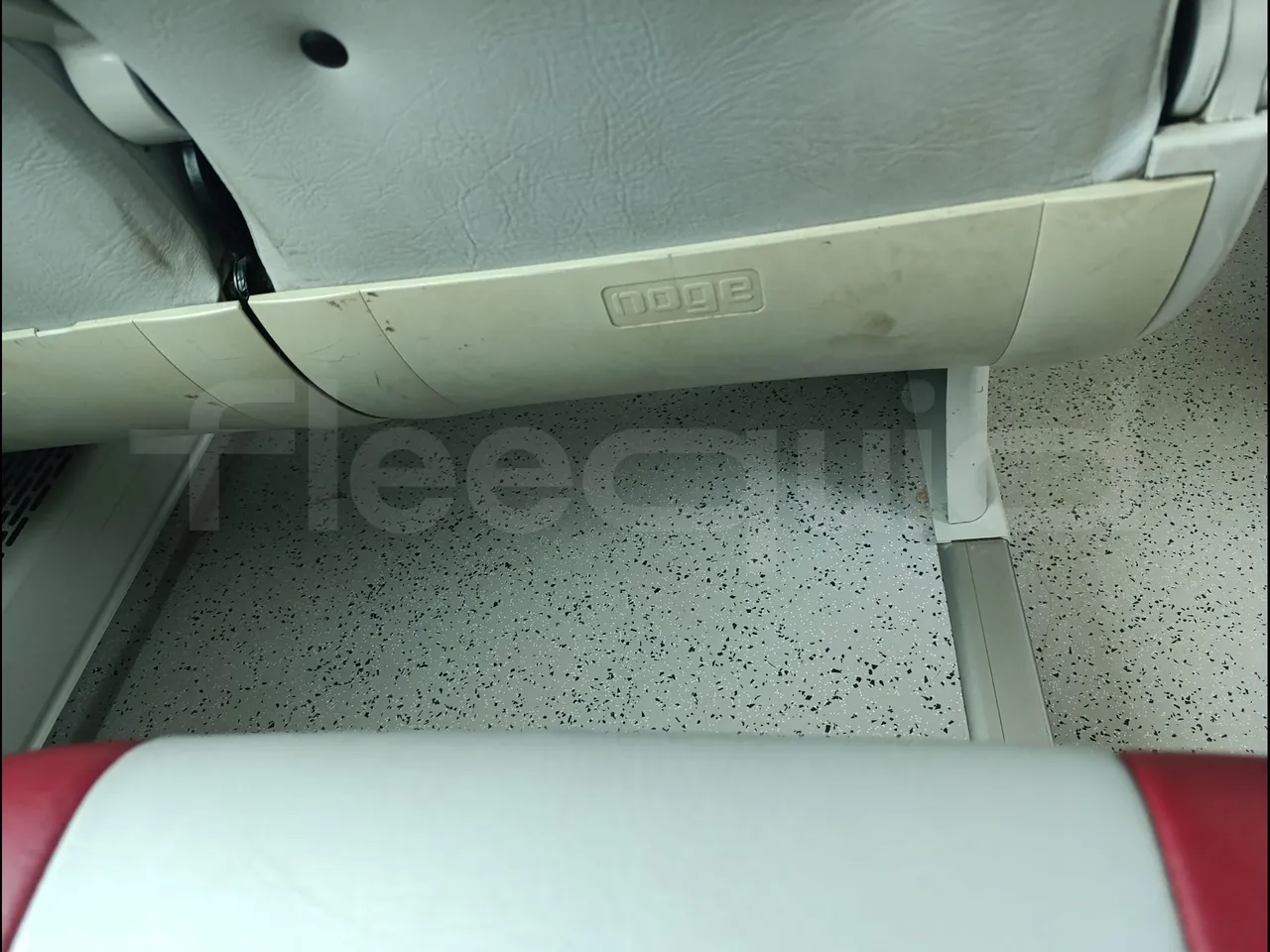 Man TITANIUM 18.480 RATIO/EURO4-353KW-12.2MT - footrest detail photo