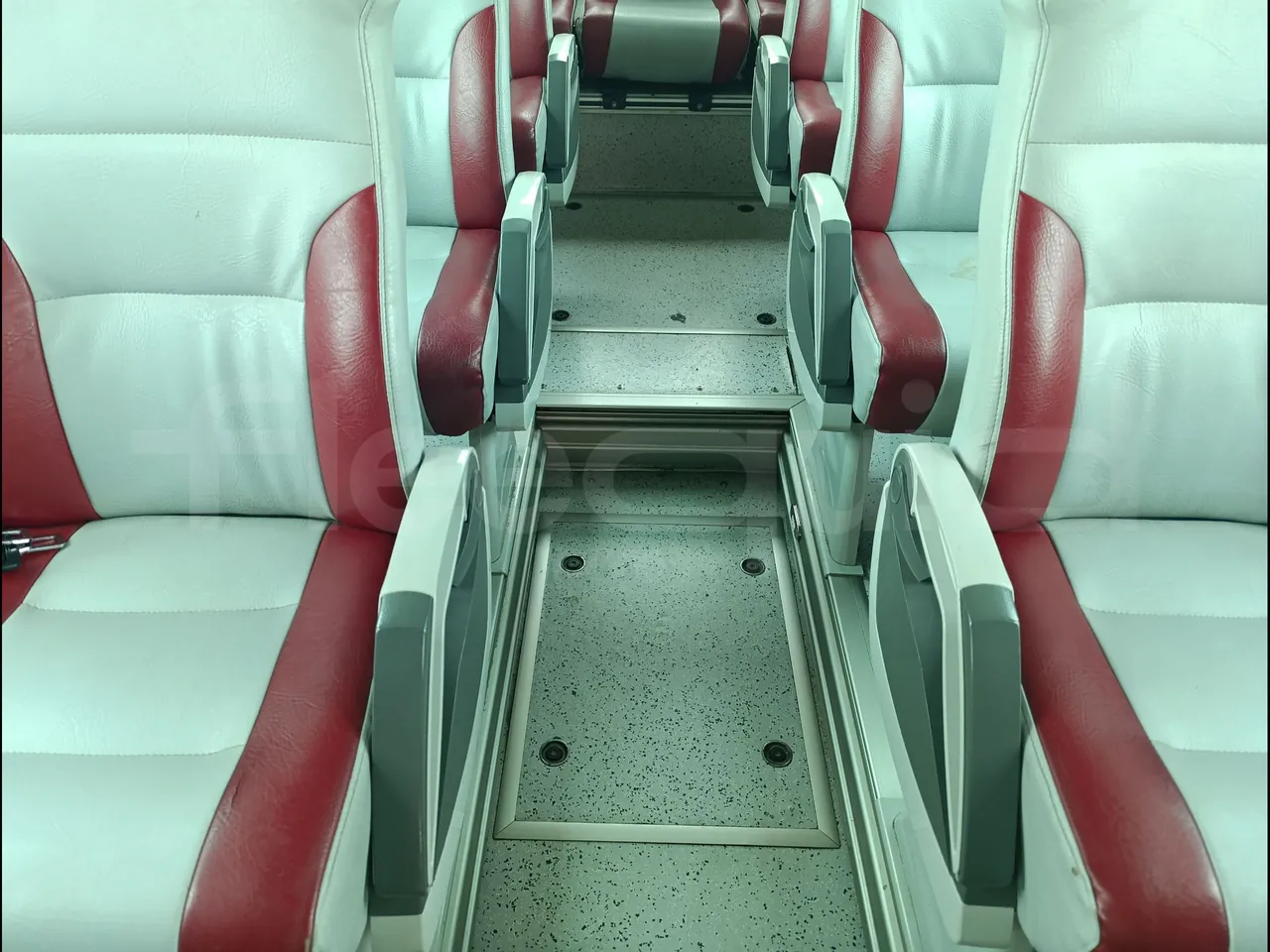 Man TITANIUM 18.480 RATIO/EURO4-353KW-12.2MT - floor hatches photo