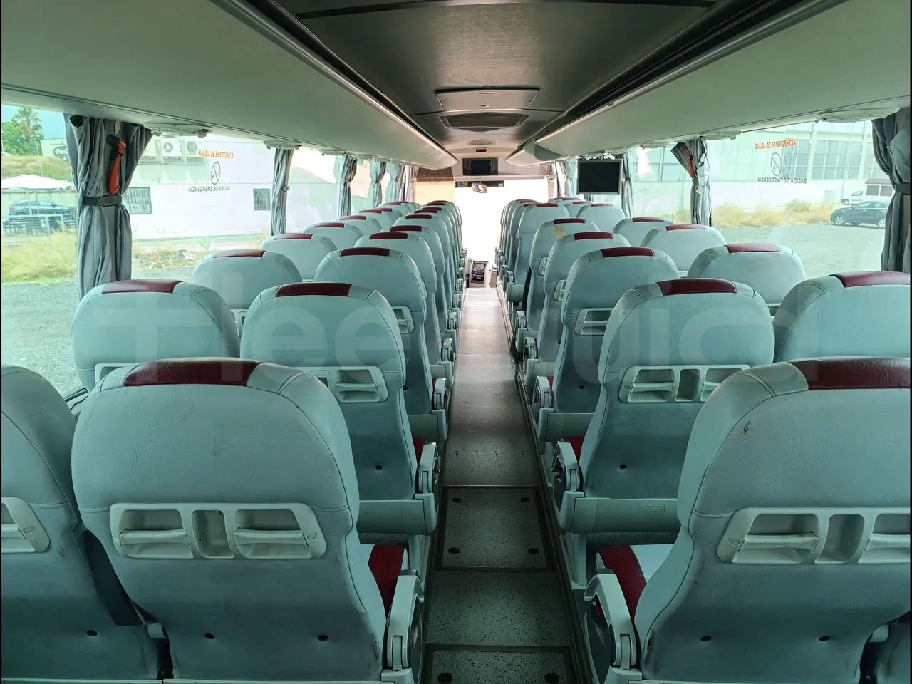 Man TITANIUM 18.480 RATIO/EURO4-353KW-12.2MT - forward view all seats last row height