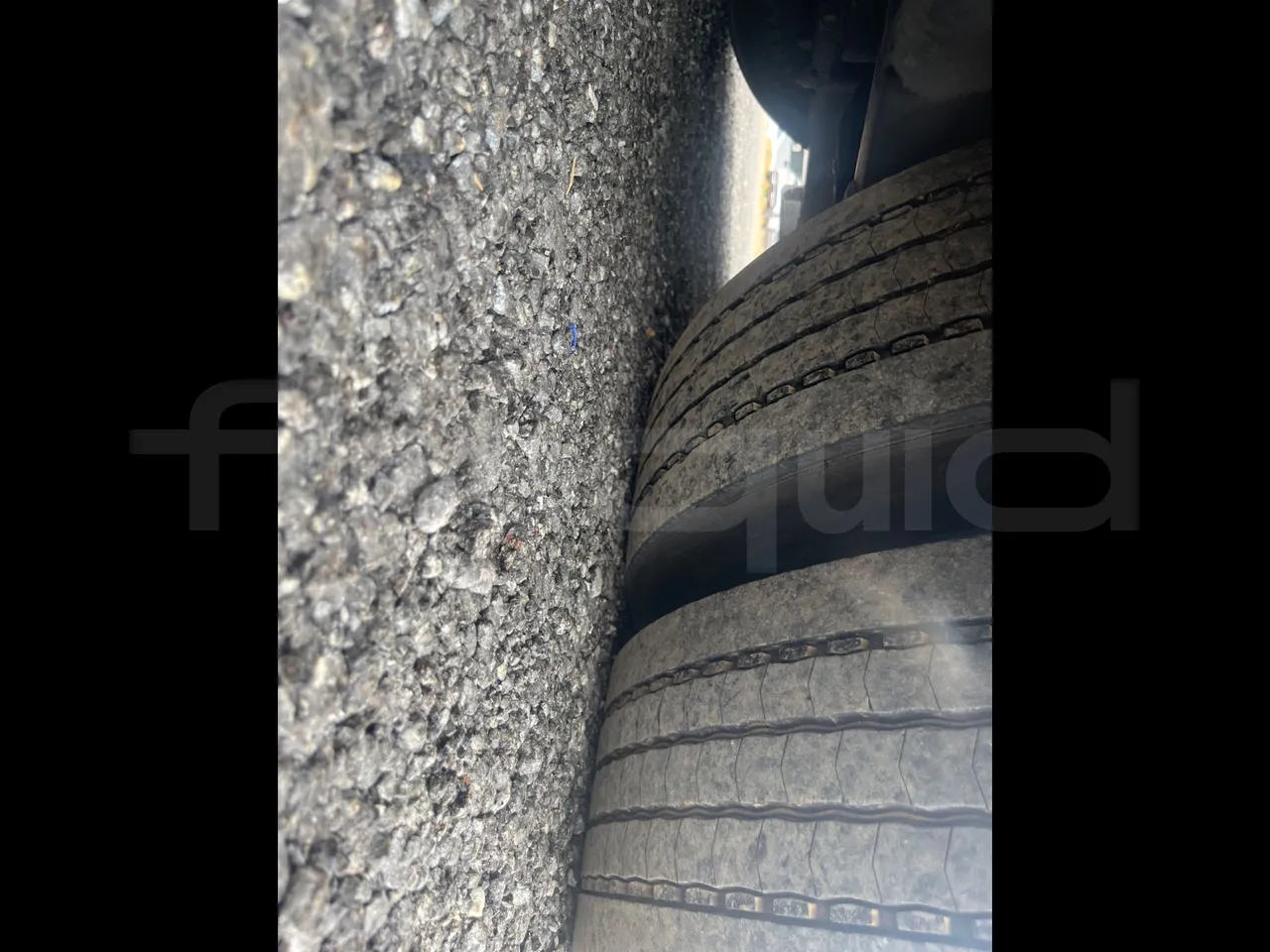 Man TITANIUM 18.480 RATIO/EURO4-353KW-12.2MT - tread condition front tires left