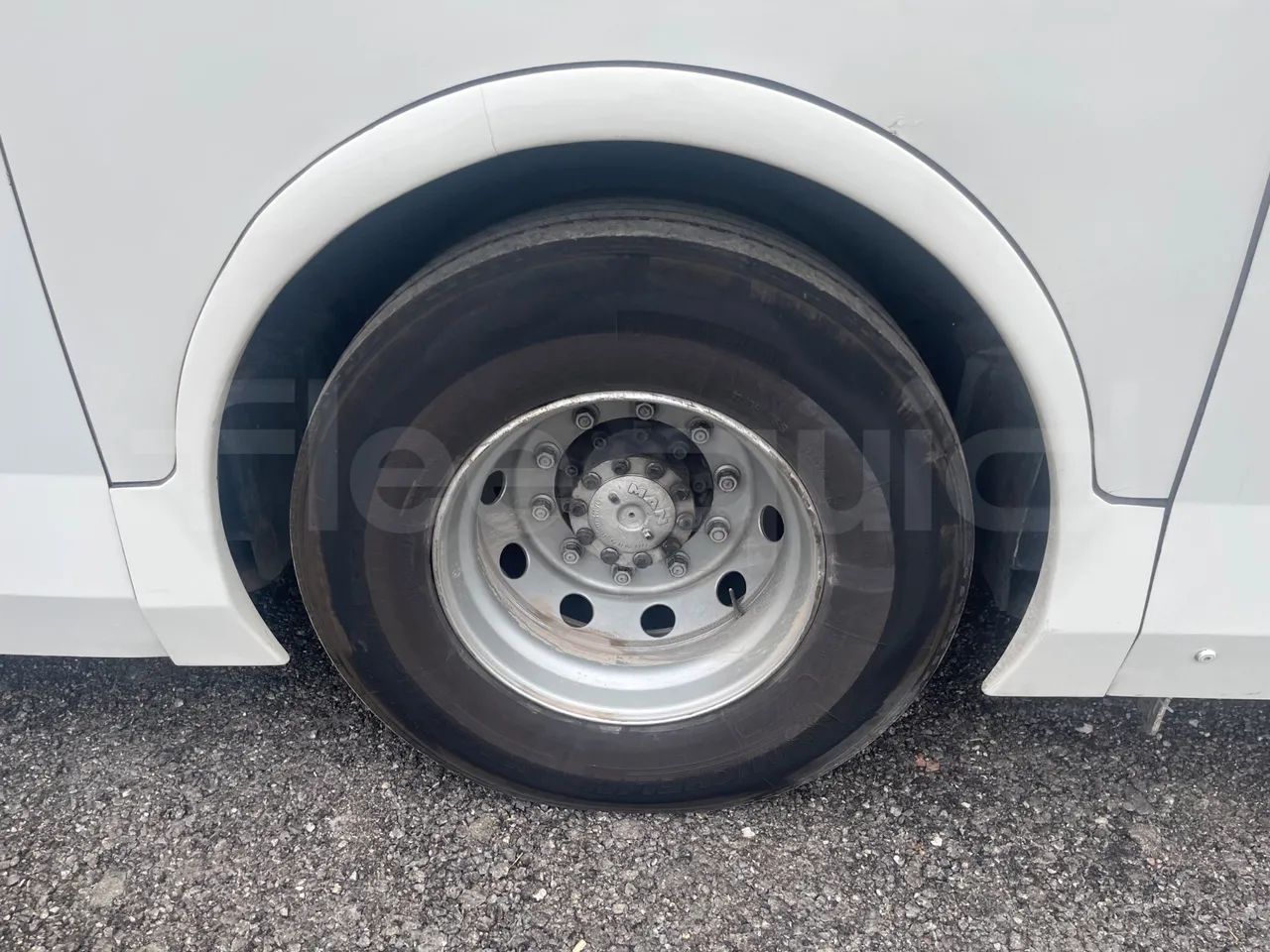 Man TITANIUM 18.480 RATIO/EURO4-353KW-12.2MT - tread condition front tires right