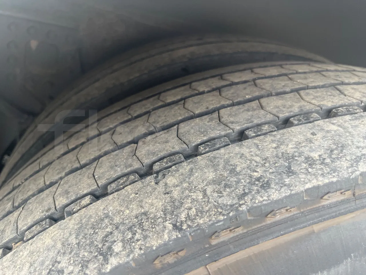 Man TITANIUM 18.480 RATIO/EURO4-353KW-12.2MT - tread condition second axle tires right
