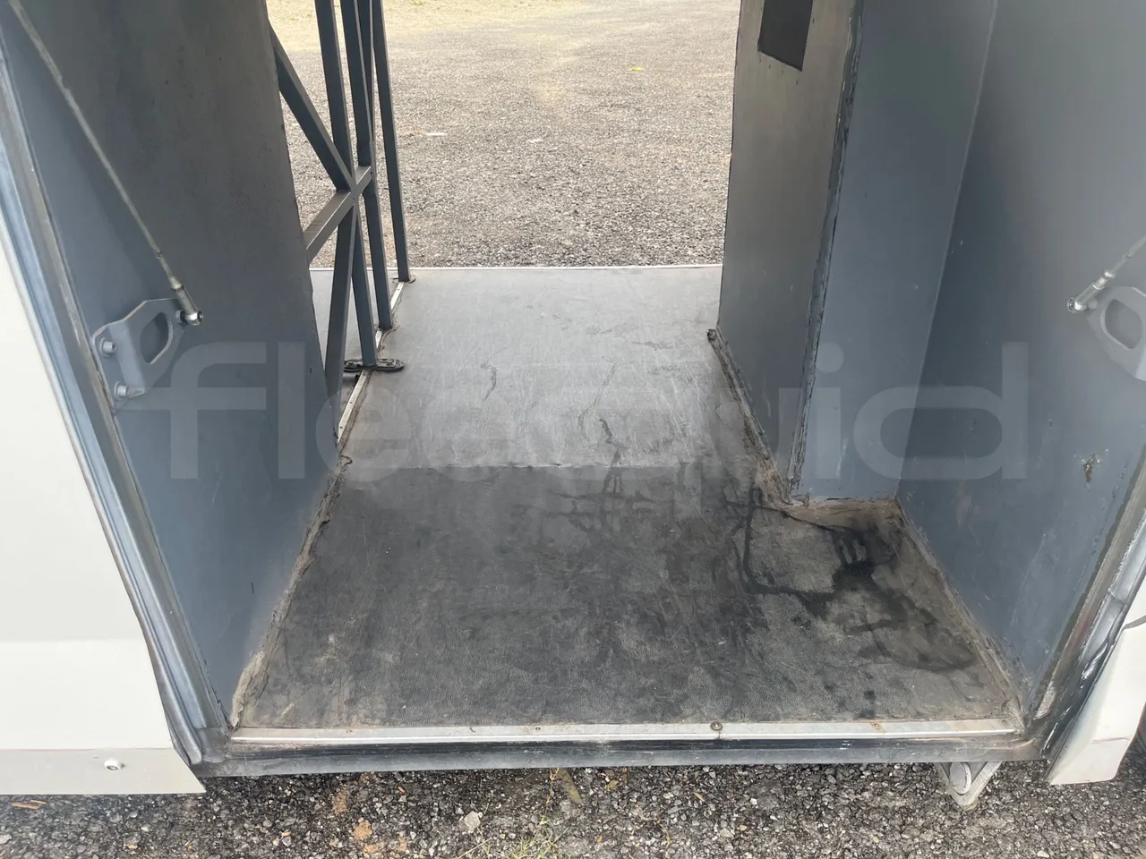 Man TITANIUM 18.480 RATIO/EURO4-353KW-12.2MT - rear hatch closed