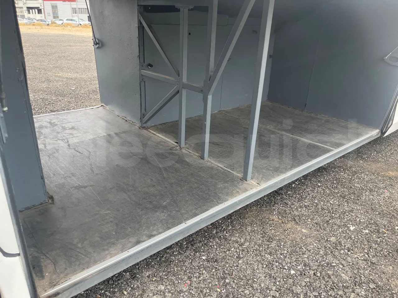 Man TITANIUM 18.480 RATIO/EURO4-353KW-12.2MT - rear hatch open (mandatory  for bus to scrap)