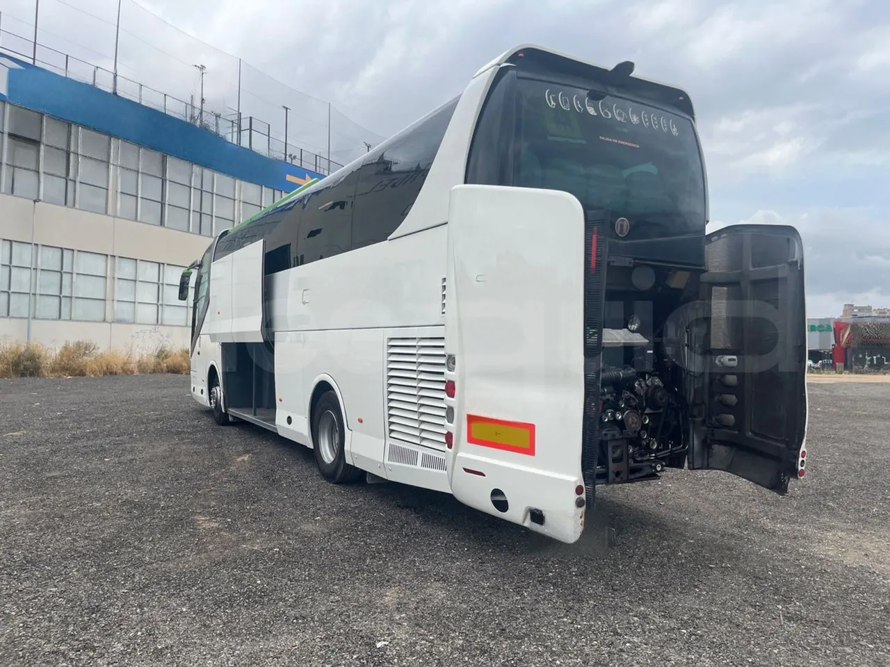 Man TITANIUM 18.480 RATIO/EURO4-353KW-12.2MT - left side photo