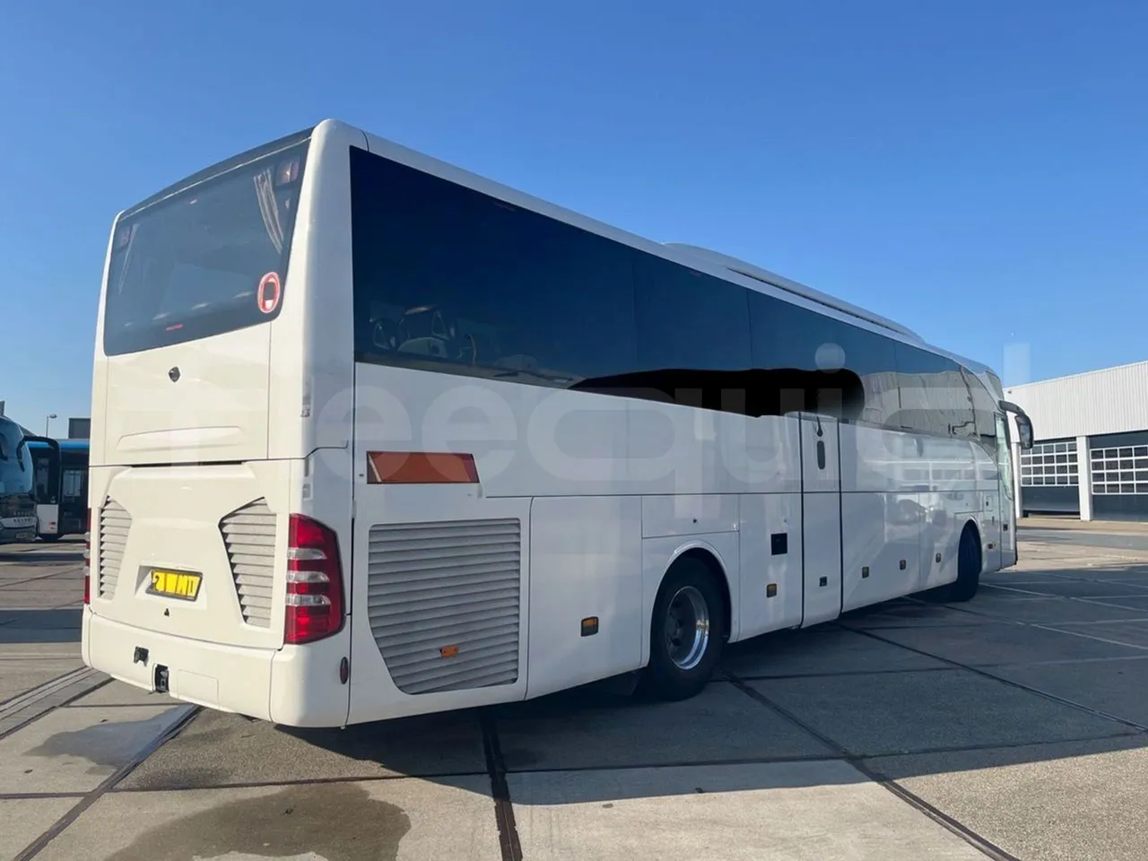 Mercedes-Benz Tourismo 632 01 - EUR6 - 290kW - 12.960m - 3/4 right rear doors open