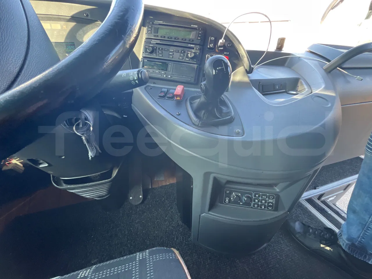 Mercedes-Benz Tourismo 632 01 - EUR6 - 290kW - 12.960m - onboard devices 1