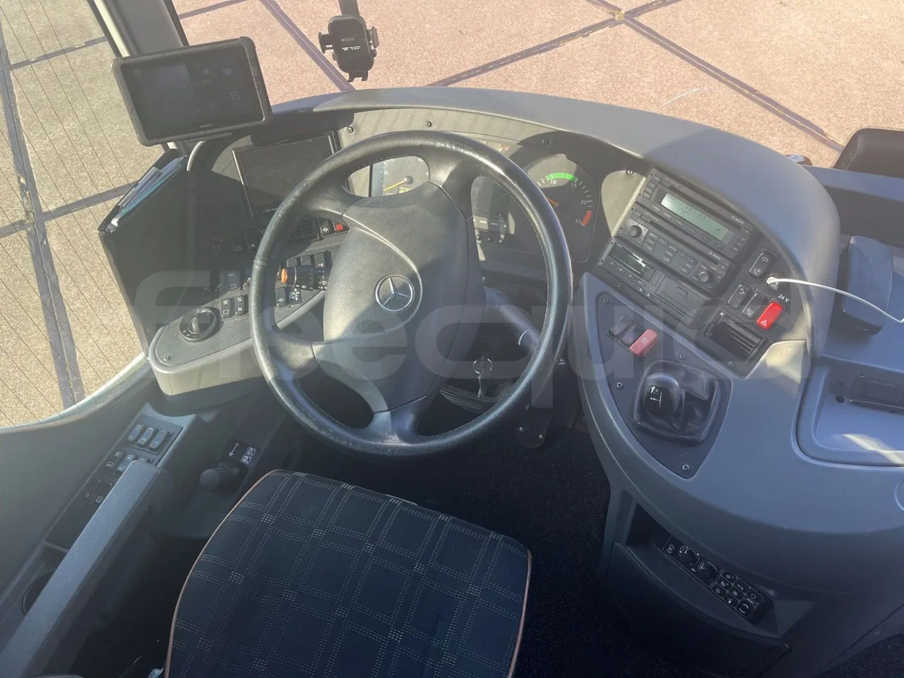 Mercedes-Benz Tourismo 632 01 - EUR6 - 290kW - 12.960m - buttons panels on