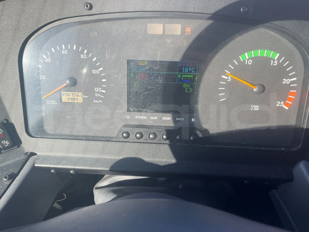 Mercedes-Benz Tourismo 632 01 - EUR6 - 290kW - 12.960m - dashboard lights on