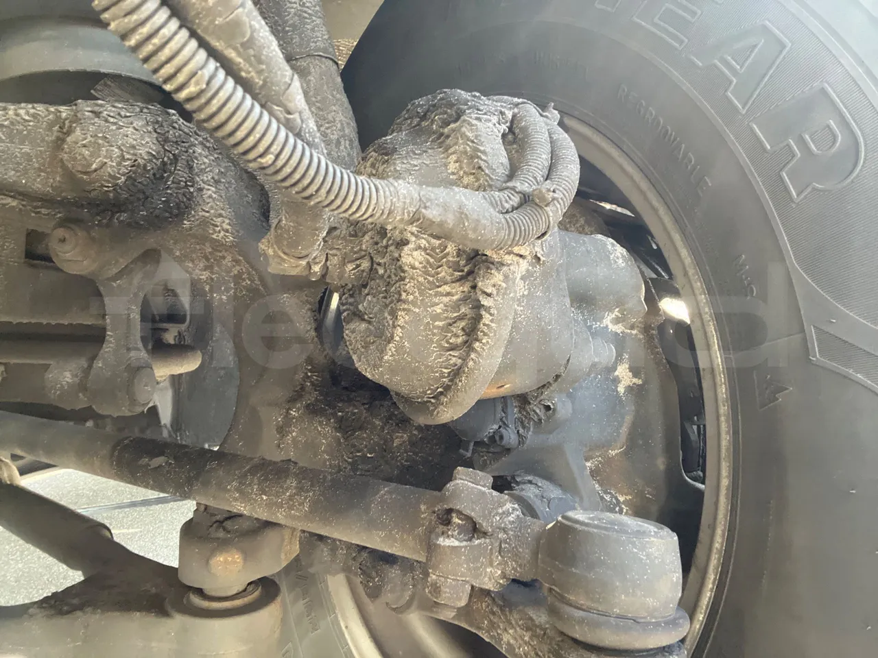 Mercedes-Benz Tourismo 632 01 - EUR6 - 290kW - 12.960m - front brake calipers left