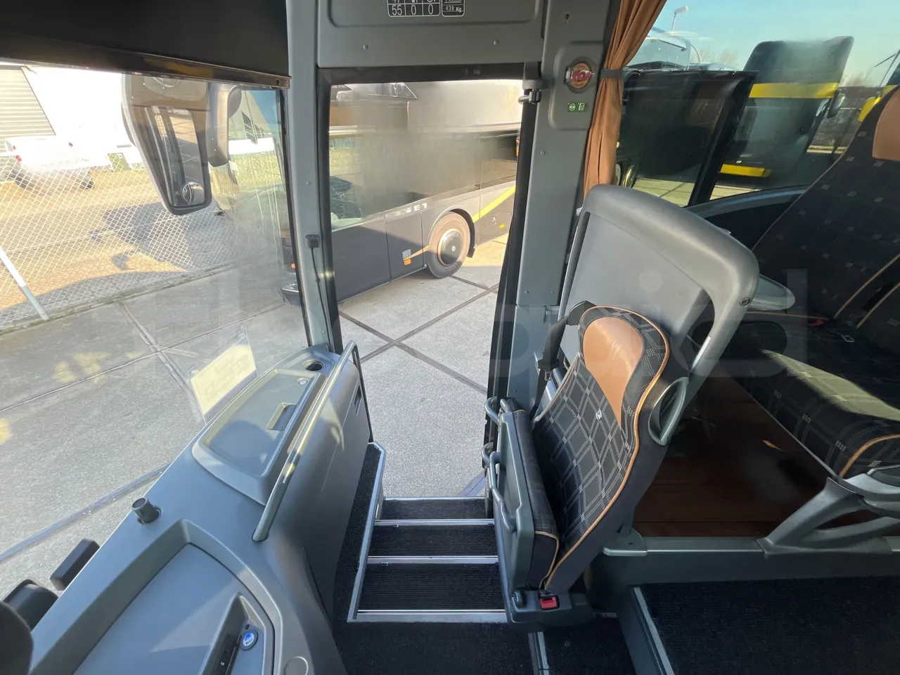 Mercedes-Benz Tourismo 632 01 - EUR6 - 290kW - 12.960m - handrails photo