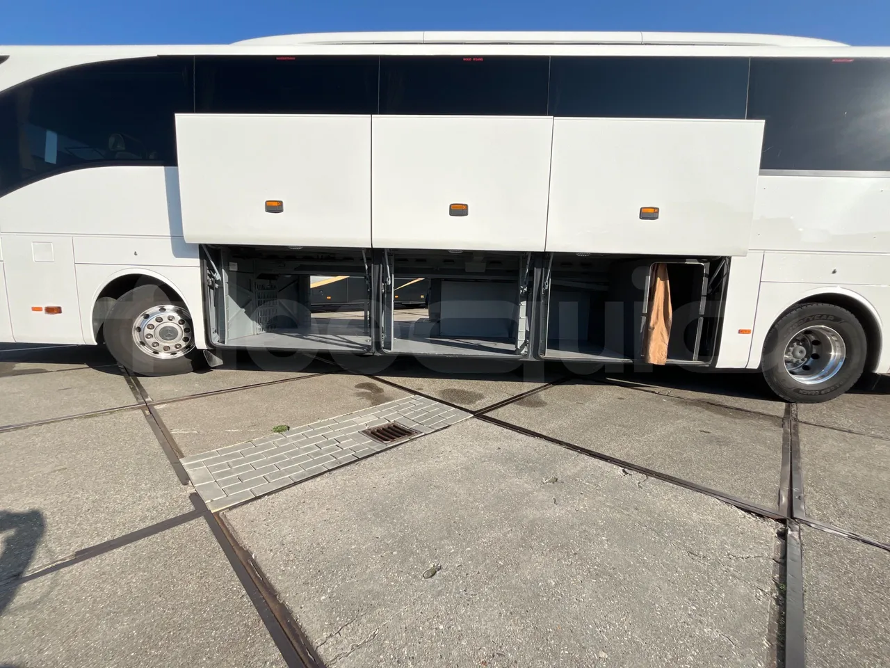 Mercedes-Benz Tourismo 632 01 - EUR6 - 290kW - 12.960m - luggage rack photo