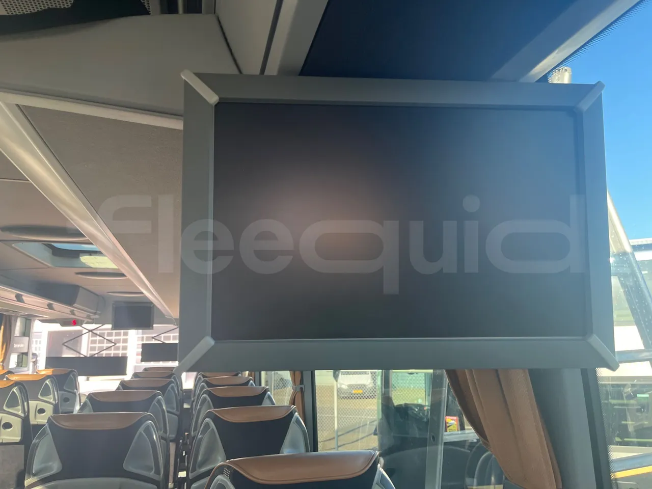 Mercedes-Benz Tourismo 632 01 - EUR6 - 290kW - 12.960m - monitor detail photo