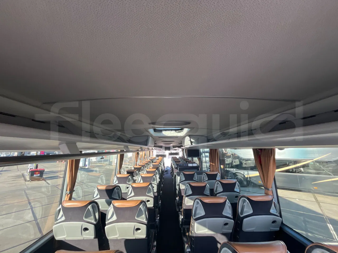 Mercedes-Benz Tourismo 632 01 - EUR6 - 290kW - 12.960m - overhead compartments photo