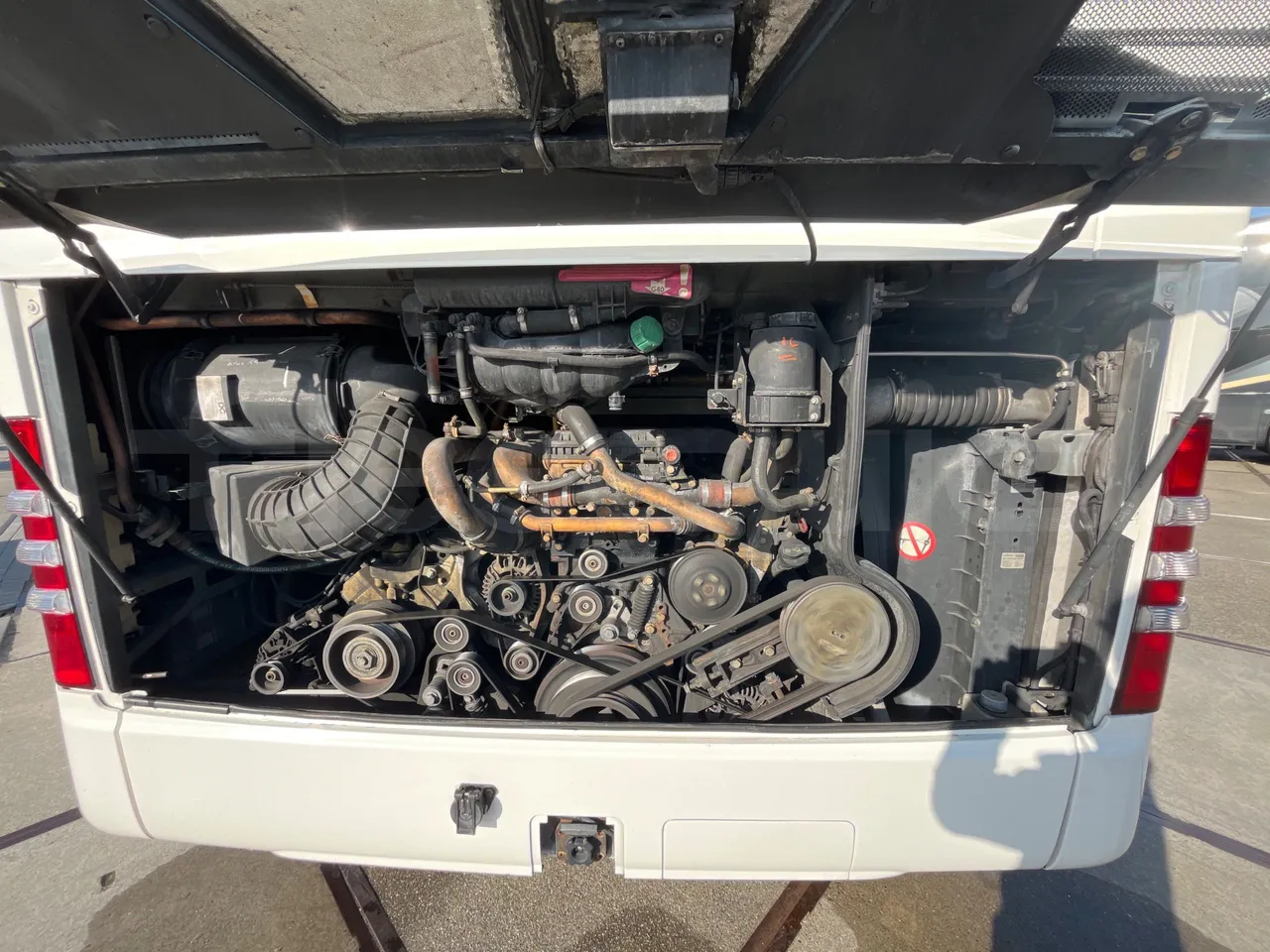 Mercedes-Benz Tourismo 632 01 - EUR6 - 290kW - 12.960m - rear hatch open