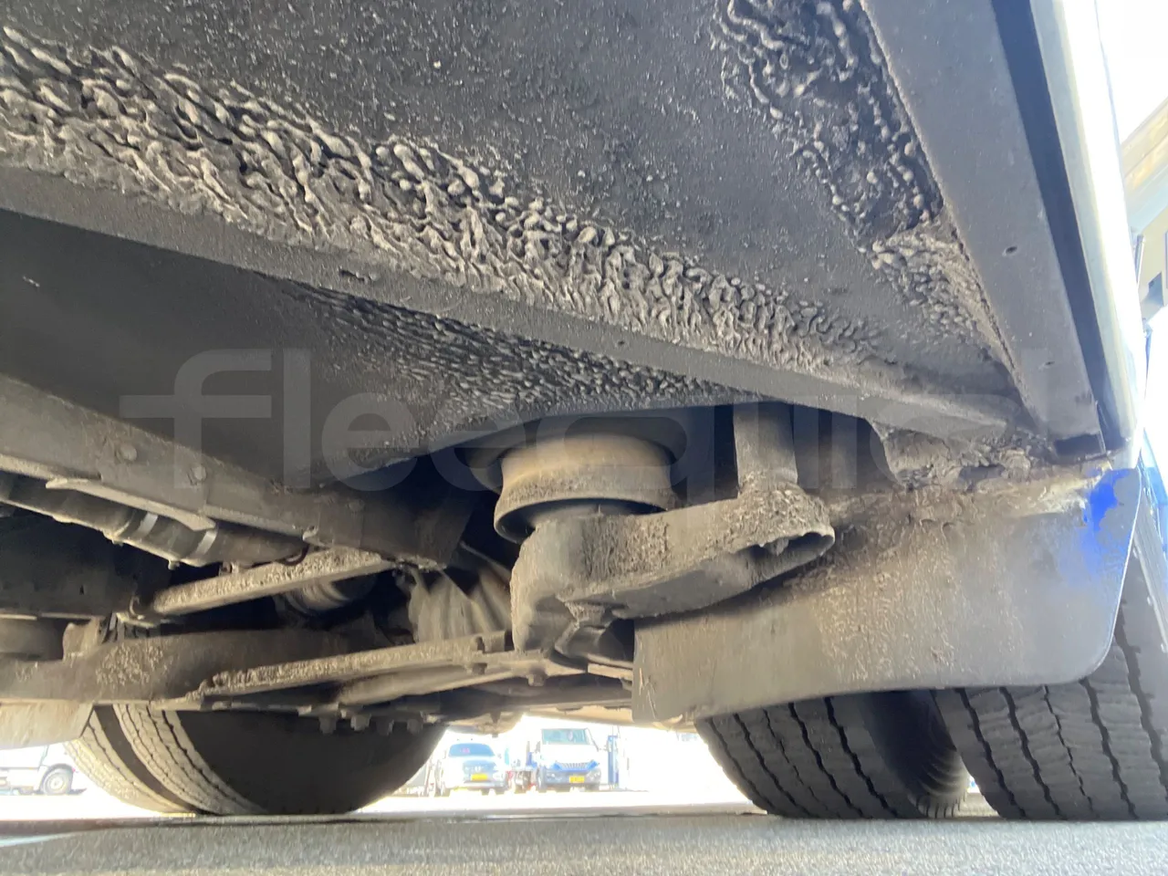 Mercedes-Benz Tourismo 632 01 - EUR6 - 290kW - 12.960m - axle 2 shock absorbers 1 left