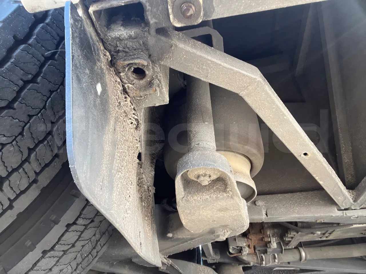 Mercedes-Benz Tourismo 632 01 - EUR6 - 290kW - 12.960m - axle 2 shock absorbers 2 left