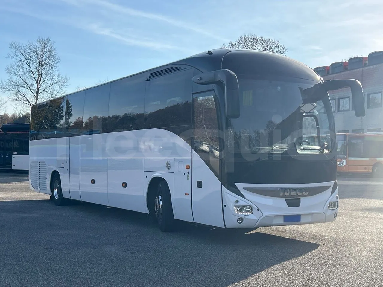 Iveco Magelys SFR2XX QC M8CN - Euro6 - 294Kw - 12,830mt - 3/4 front right doors