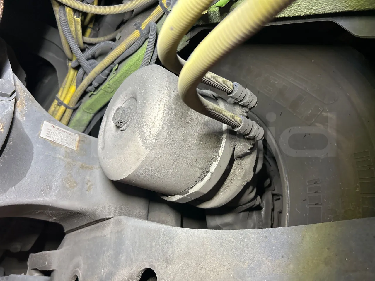 Iveco Magelys SFR2XX QC M8CN - Euro6 - 294Kw - 12,830mt - axle 2 caliper brakes right