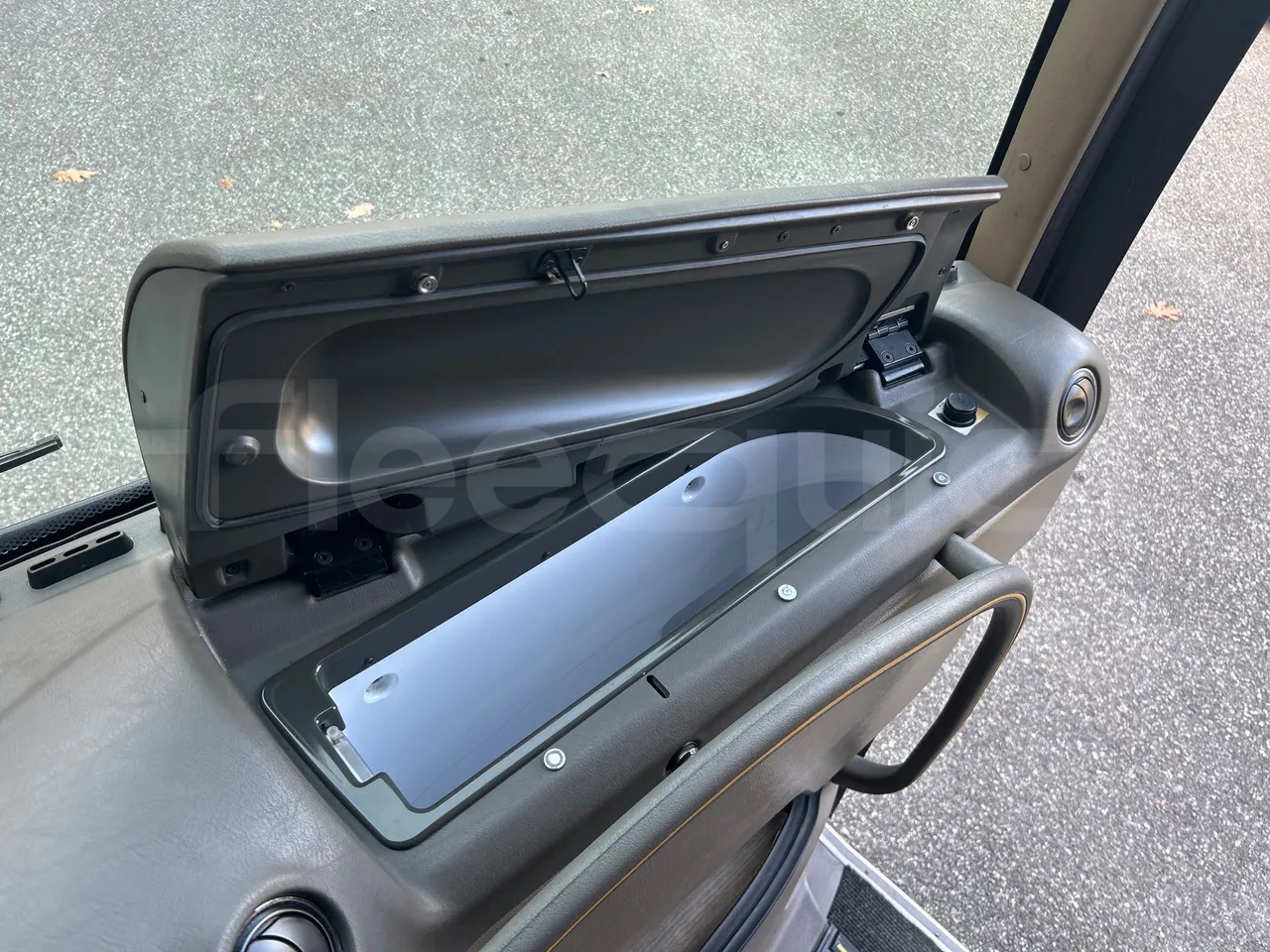 Iveco Magelys SFR2XX QC M8CN - Euro6 - 294Kw - 12,830mt - handrails photo