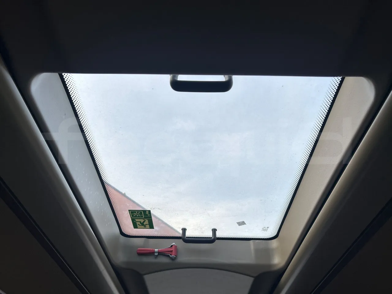 Iveco Magelys SFR2XX QC M8CN - Euro6 - 294Kw - 12,830mt - roof hatch 2