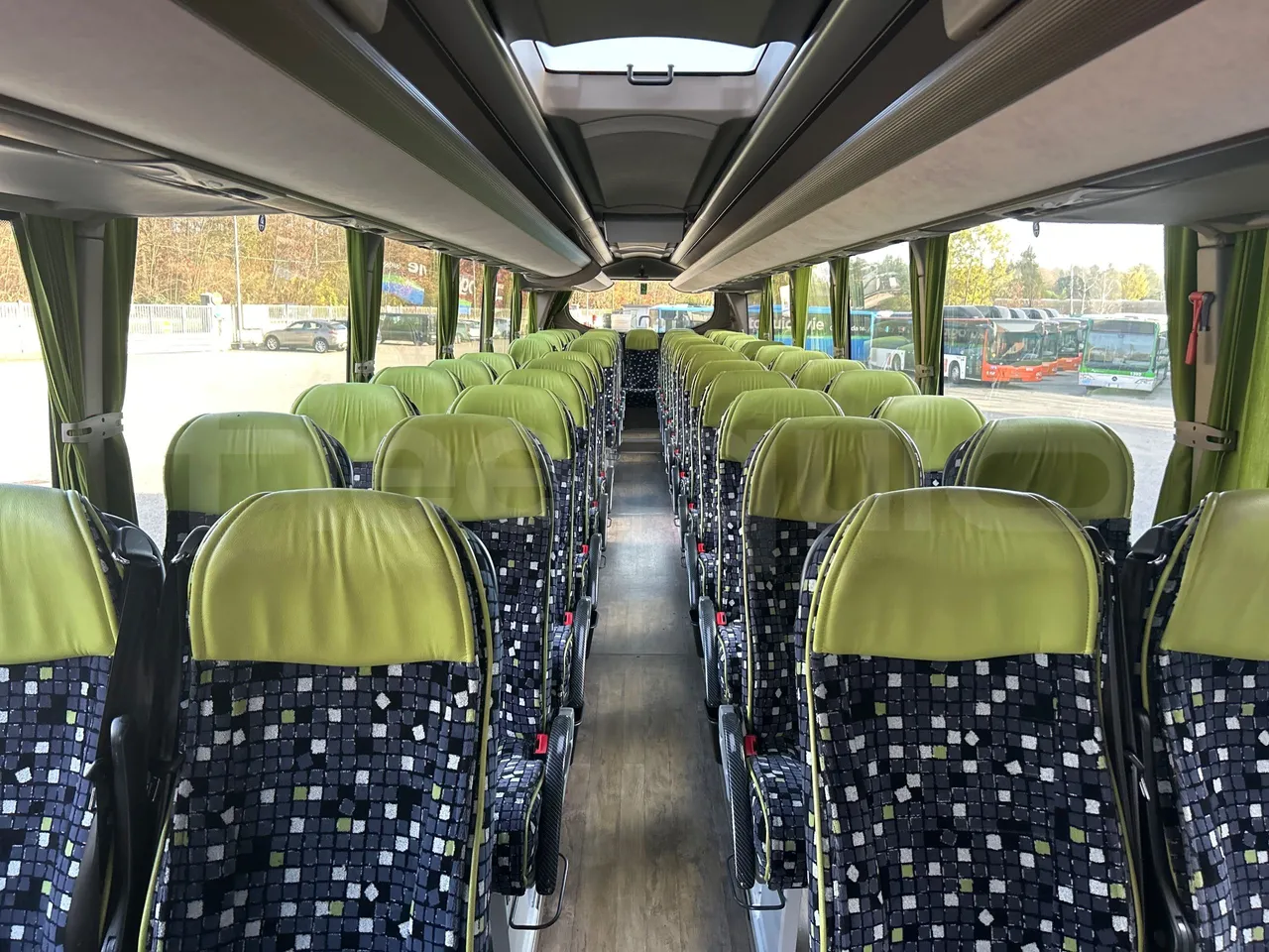 Iveco Magelys SFR2XX QC M8CN - Euro6 - 294Kw - 12,830mt - interior reverse seats driver height