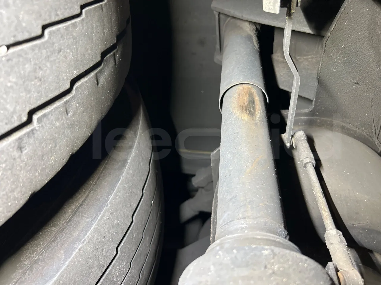 Iveco Magelys SFR2XX QC M8CN - Euro6 - 294Kw - 12,830mt - axle 2 shock absorbers 1 right