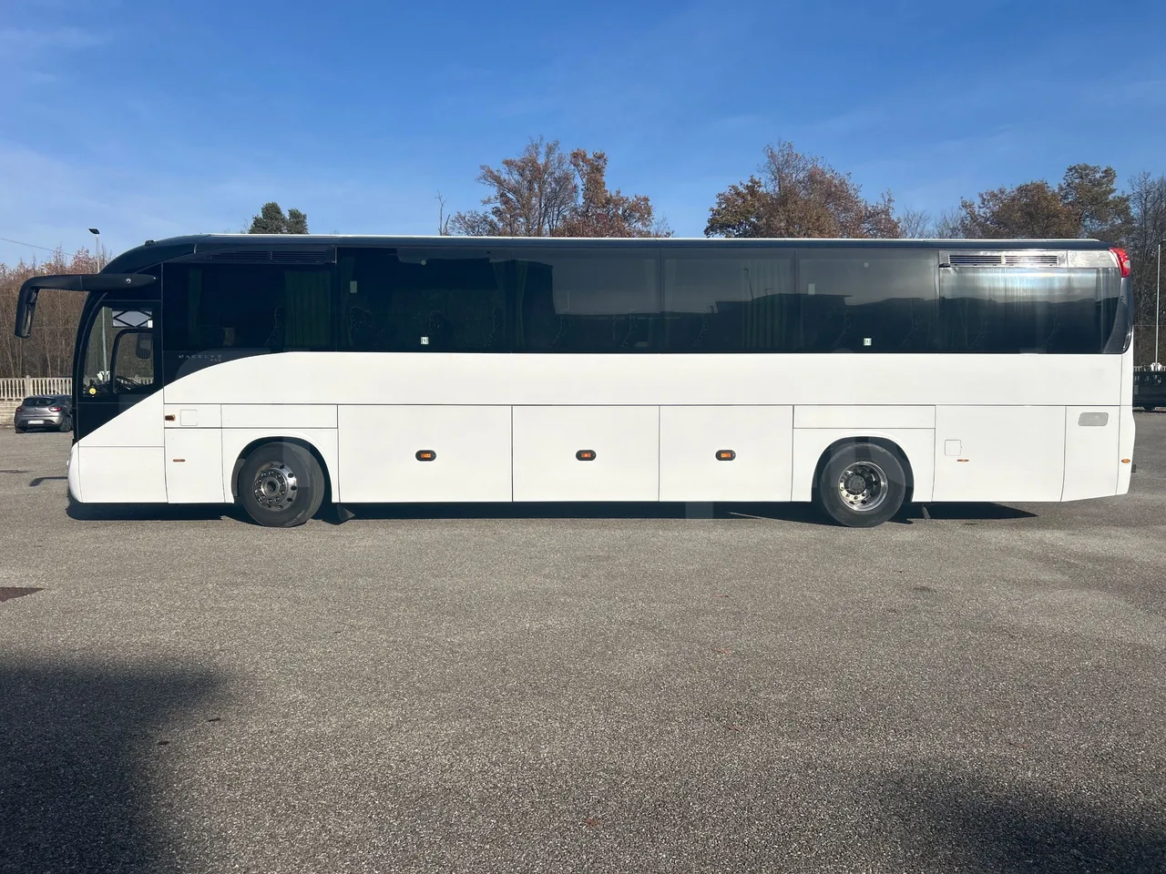 Iveco Magelys SFR2XX QC M8CN - Euro6 - 294Kw - 12,830mt - left side photo