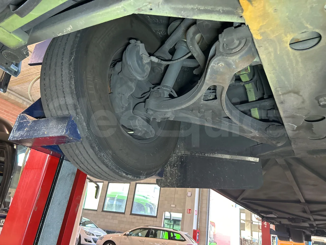 Iveco Magelys SFR2XX QC M8CN - Euro6 - 294Kw - 12,830mt - front axle right side