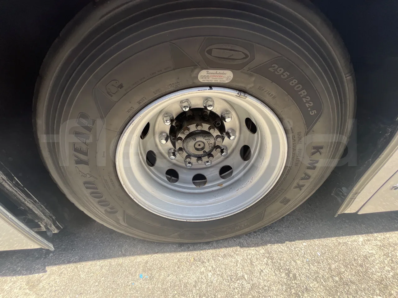Man Ratio 18.410 Ratio/Touring - EUR3 - 301kW - 12.92m - tread condition third axle tires left