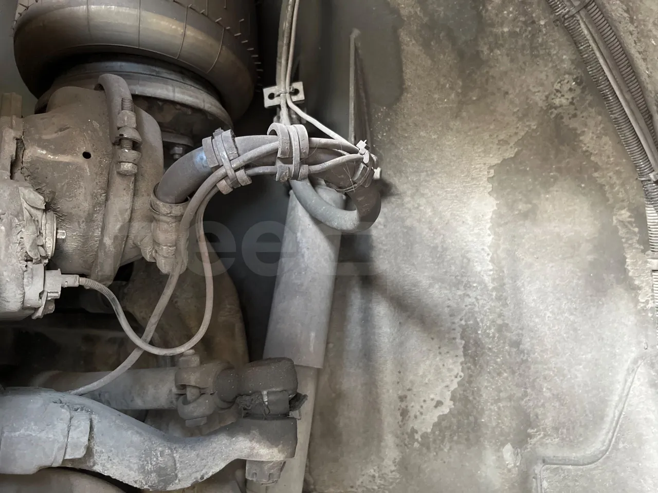 Volvo Bravo I City Ayats - EUR5 - 193kW - 11.95m - front shock absorbers left