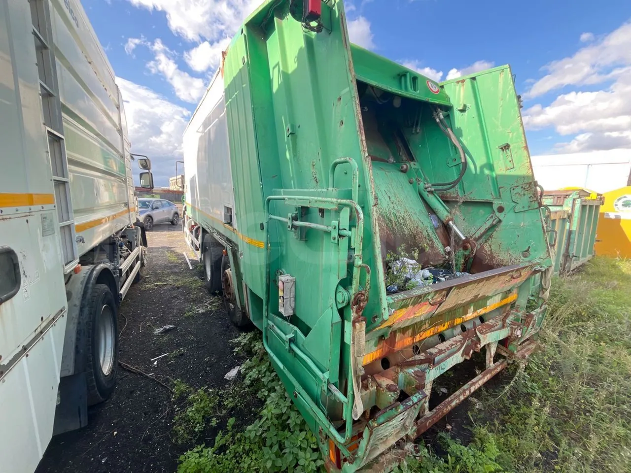 Iveco Magirus A260S/80 - Euro3 - 218kW - 9.755mt - 3/4 left rear side