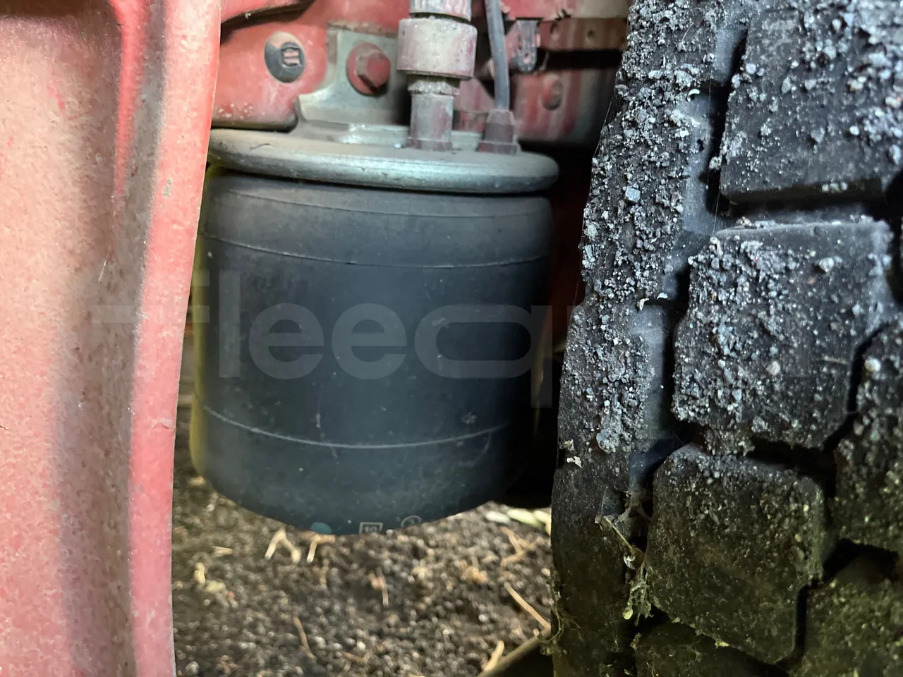 Iveco Magirus A260S/80 - Euro3 - 218kW - 9.755mt - axel 2 air springs 1 right