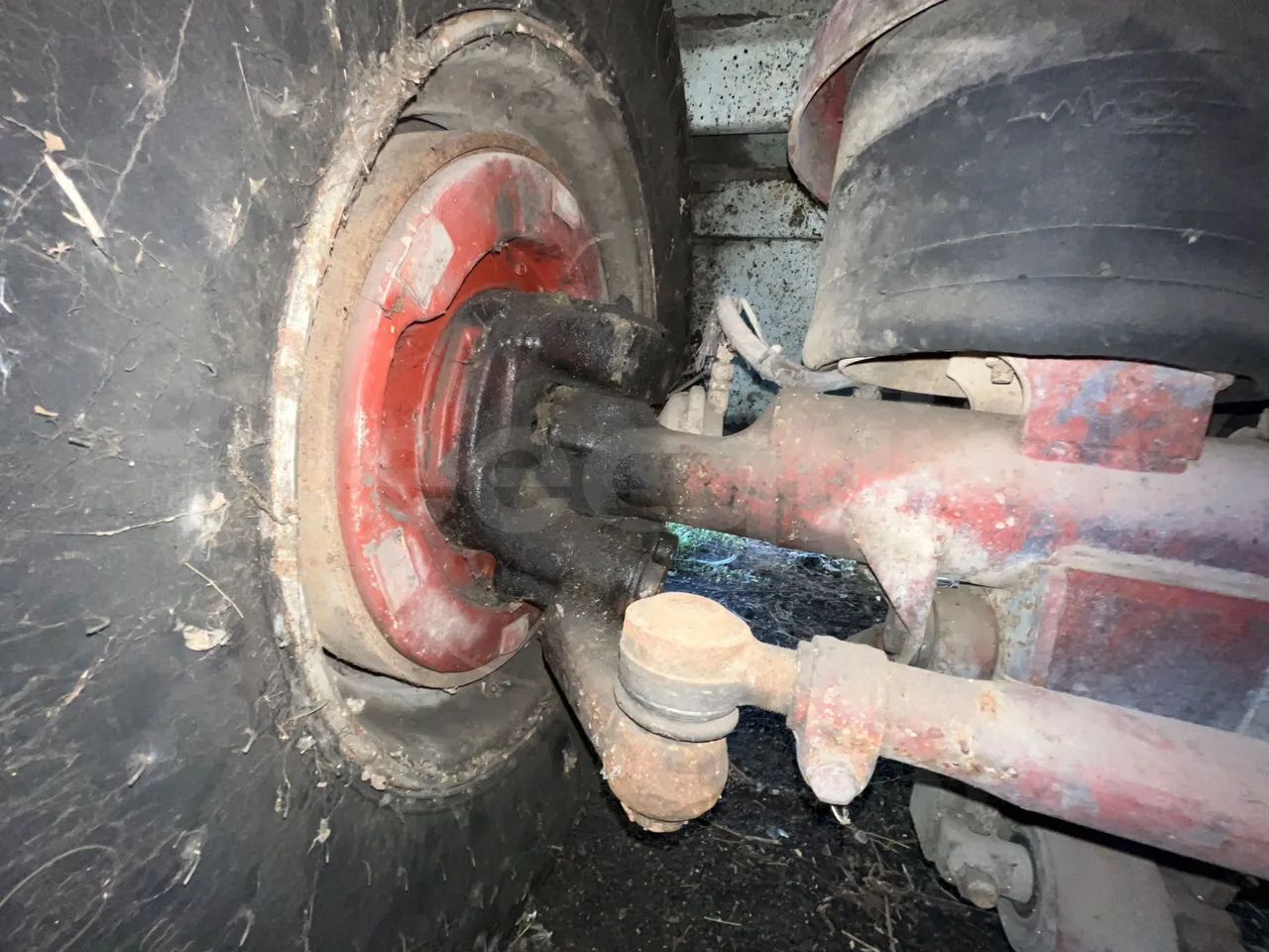 Iveco Magirus A260S/80 - Euro3 - 218kW - 9.755mt - axle 2 caliper brakes left