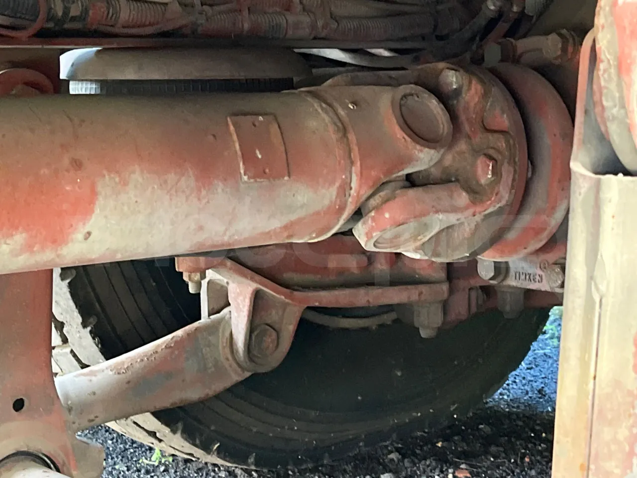 Iveco Magirus A260S/80 - Euro3 - 218kW - 9.755mt - driveshaft photo