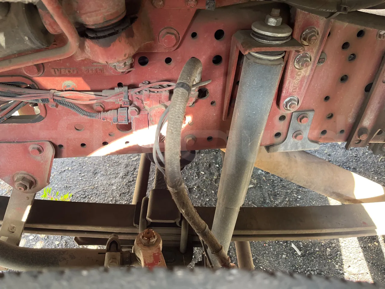 Iveco Magirus A260S/80 - Euro3 - 218kW - 9.755mt - front shock absorbers left