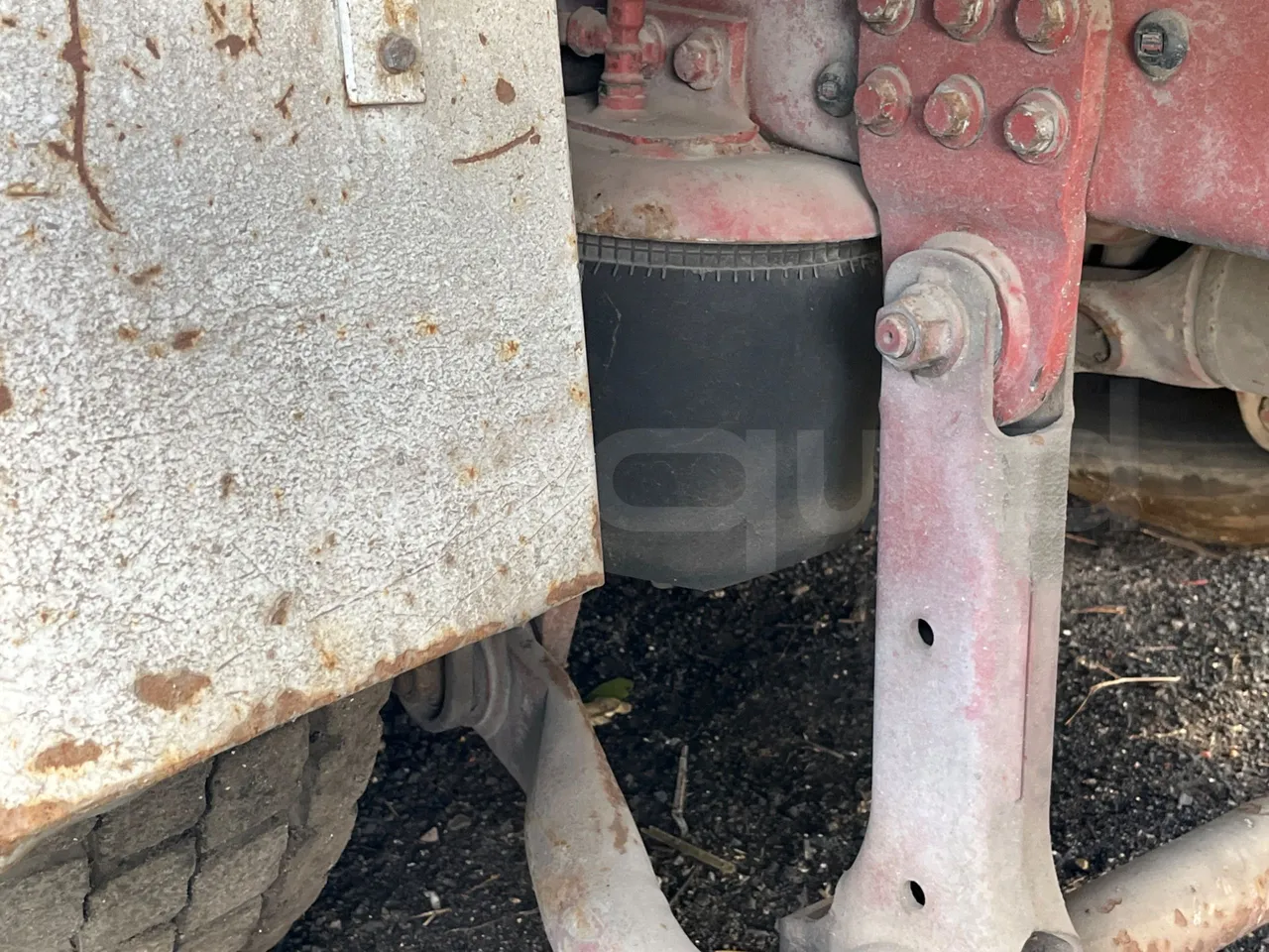 Iveco Magirus A260S/80 - Euro3 - 218kW - 9.755mt - axle 2 shock absorbers 1 right