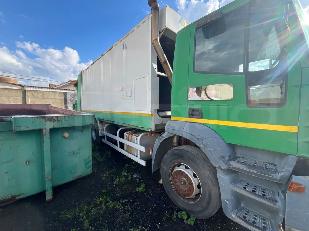 Iveco Magirus A260S/80 - Euro3 - 218kW - 9.755mt - left side photo