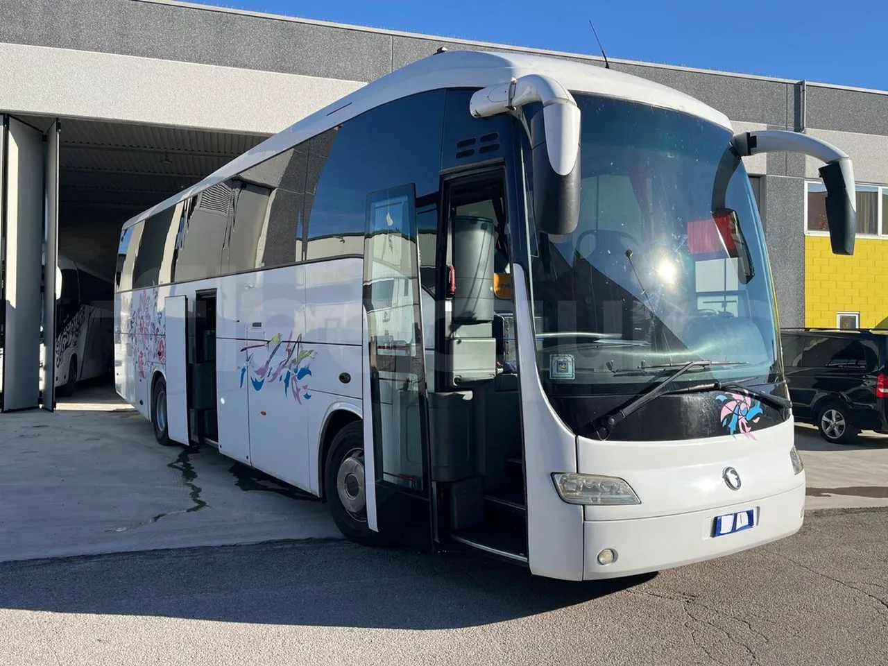 Irisbus New Domino 397E/12.40 - EUR5 - 331kW - 12.410m - F3AE3682A*M - 3/4 right front doors open