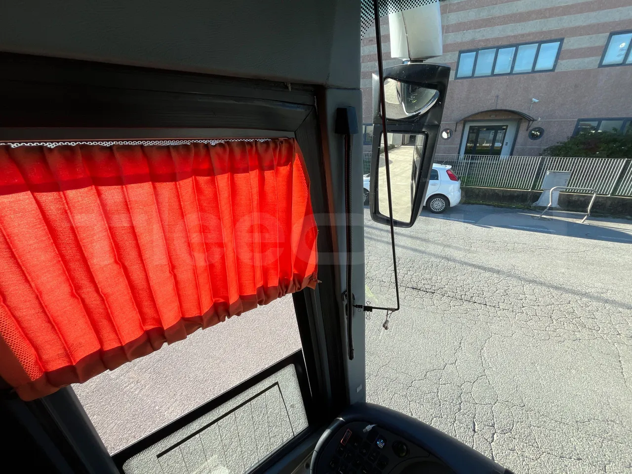 Irisbus New Domino 397E/12.40 - EUR5 - 331kW - 12.410m - F3AE3682A*M - driver microphone accessories photo