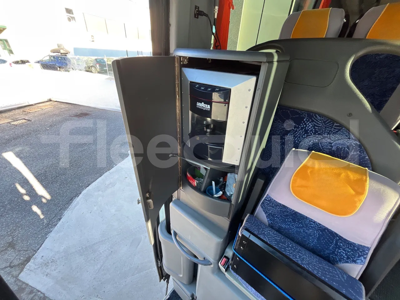 Irisbus New Domino 397E/12.40 - EUR5 - 331kW - 12.410m - F3AE3682A*M - coffee machine accessories