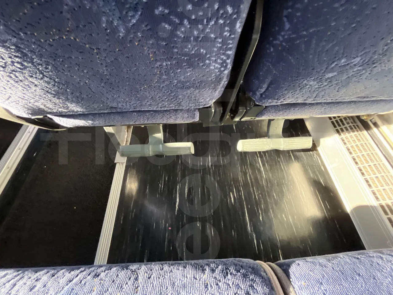 Irisbus New Domino 397E/12.40 - EUR5 - 331kW - 12.410m - F3AE3682A*M - footrest detail photo