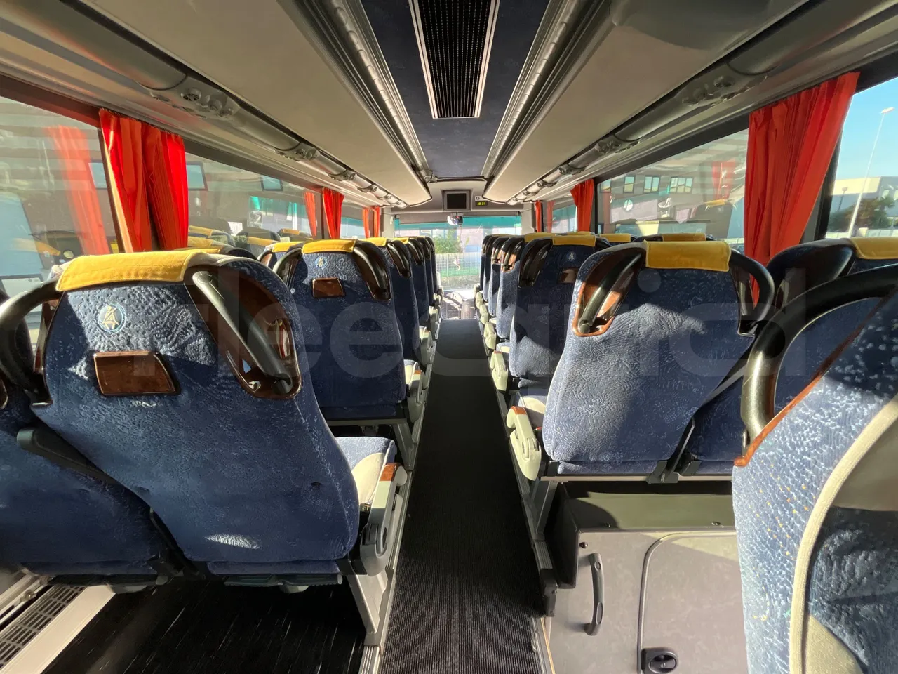 Irisbus New Domino 397E/12.40 - EUR5 - 331kW - 12.410m - F3AE3682A*M - forward view middle aisle
