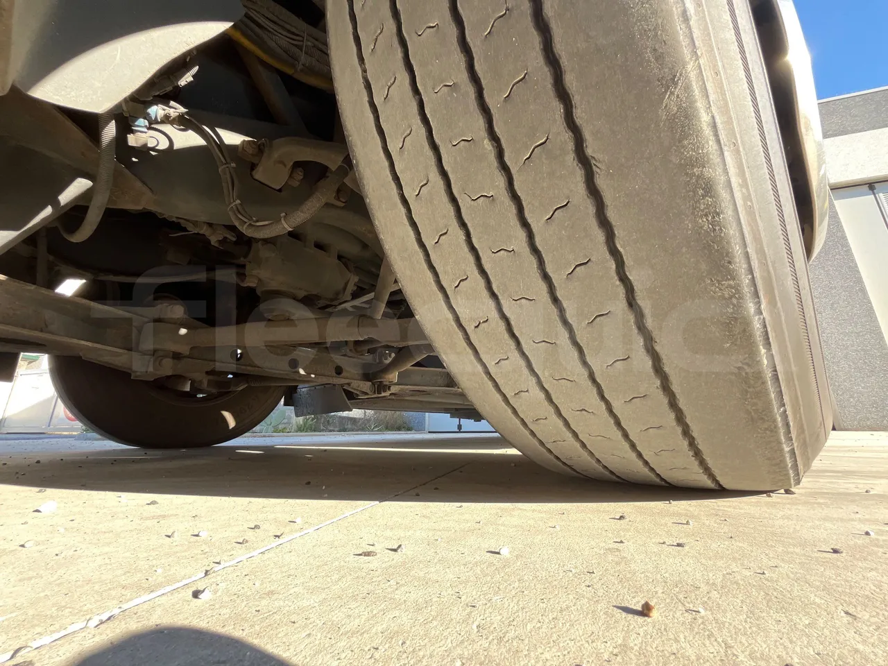 Irisbus New Domino 397E/12.40 - EUR5 - 331kW - 12.410m - F3AE3682A*M - tread condition front tires left